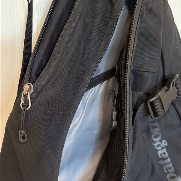 Patagonia Sling Bag Like New Black No signs of wear - Picture 8 of 12